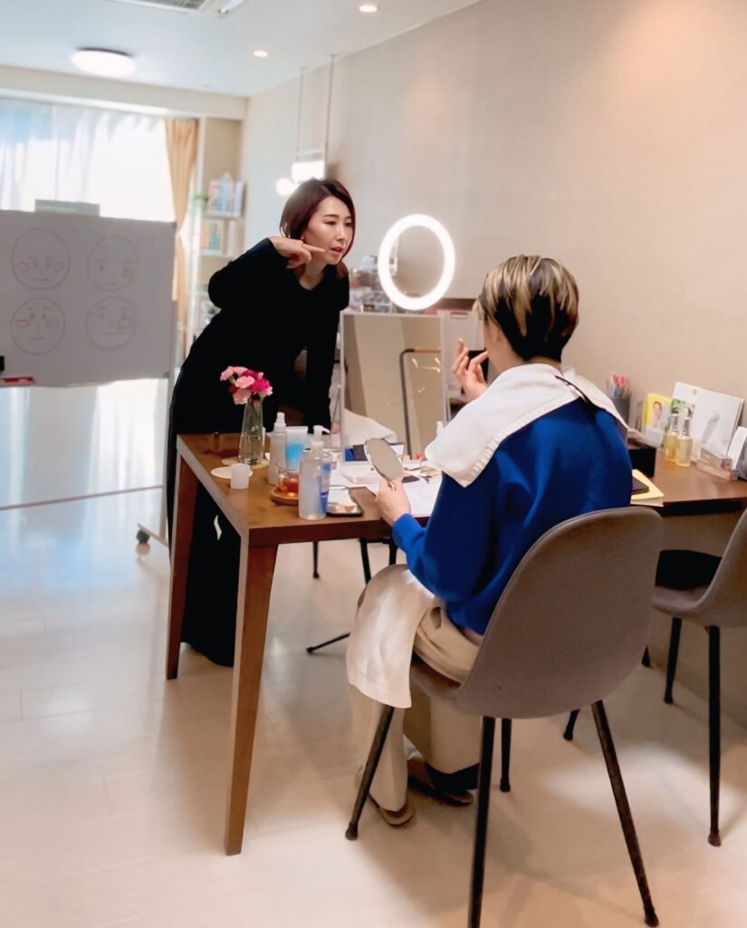IMG_2410 - Maison F 「変わりたい」と願うあなたへ。魅力開花するファッション・メイクレッスン・美肌講座が受けられるサロン。イメージコンサルタント | 似合う似合わないの悩みを解決!パーソナルカラー診断・骨格診断・顔タイプ診断・似合うメイクレッスン | 群馬県伊勢崎市 | メゾンF